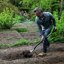 Fiskars Vanga a Punta Ergonomica per Terreni Duri e Sassosi - Acciaio al Boro, 125 cm 6